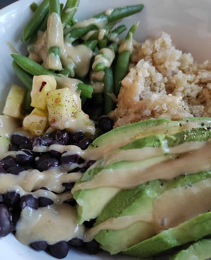 Clean salad with quinoa and veggies