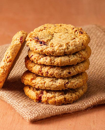 Crunchy oatmeal cookies