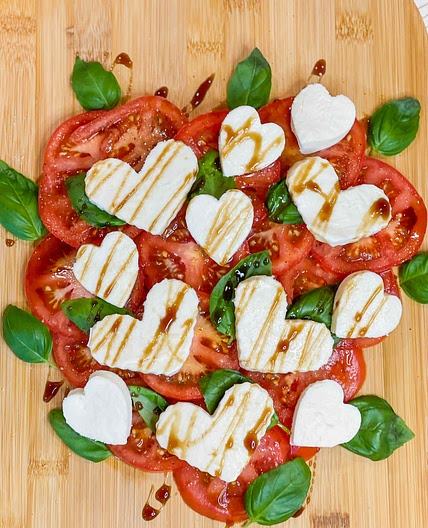 Heart caprese salad 