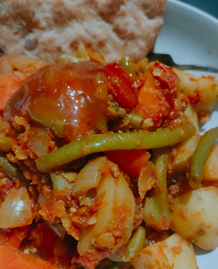 Red lentil and veg curry