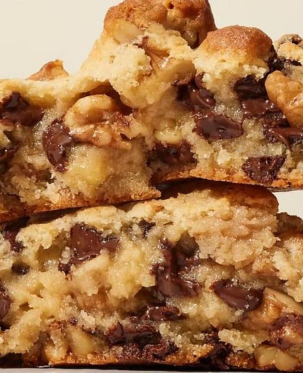 Levain Bakery Walnut Chocolate Chip Cookies Copycat Recipe: OMG These Cookies Are Good