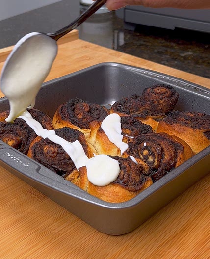 Air Fryer Oreo Cinnamon Rolls w/ Cream Cheese Frosting