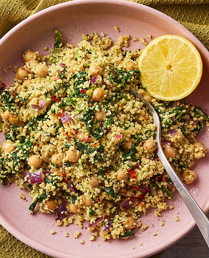 Couscous with spinach and chickpeas (garbanzos)