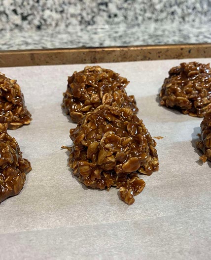 Oatmeal munchies (No bake cookies)