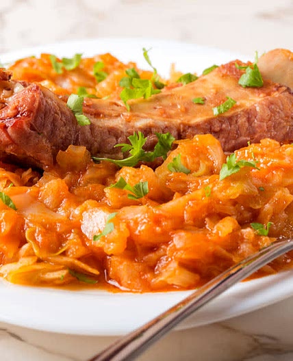 Sweet cabbage with smoked meat