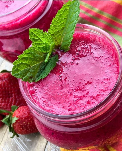 Delicious Beet and Berries Smoothie