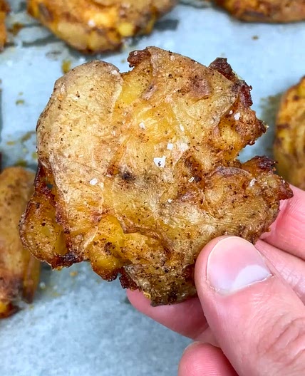 CRISPY SMASHED POTATOES