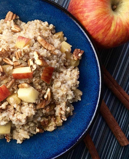Slow Cooker Apple Cinnamon Oatmeal