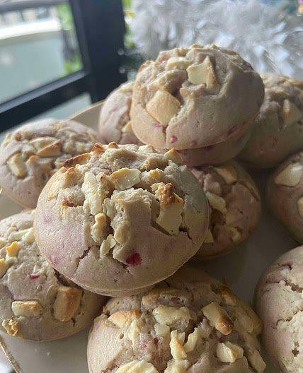 Raspberry and white choc muffins 