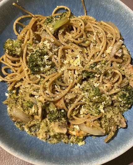 Broccoli and mushrooms sauce for pasta 