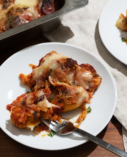 Garlic Knot Pizza Bake