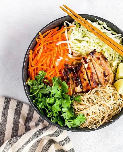 Grilled chicken vermicelli bowl