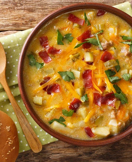 Herzhafte Cheeseburger-Suppe