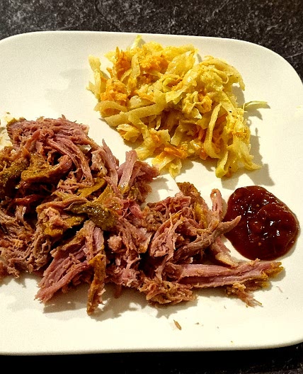 Pulled Pork aus dem Ofen mit selbstgemachten Coleslaw