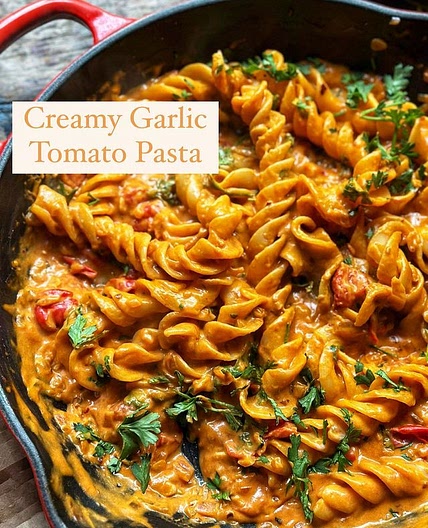 Creamy Garlic Tomato Pasta