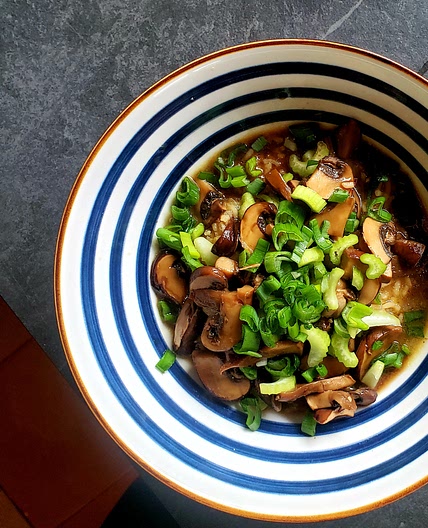 Congee with celery and mushrooms