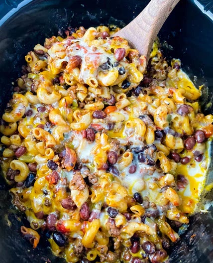 Slow Cooker- CHILLI MAC AND CHEESE