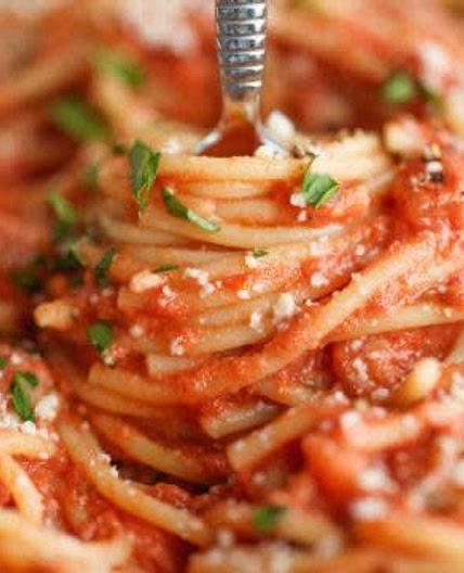 Spaghetti with tomato cream sauce