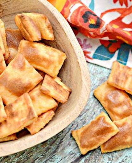 Keto Garlic Cheese Crackers