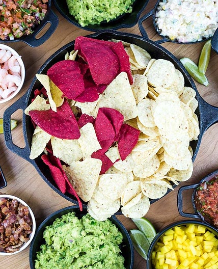 How to Make a Guacamole Snack Board