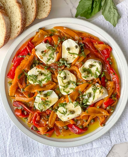 Roasted pepper salad with mozzarella