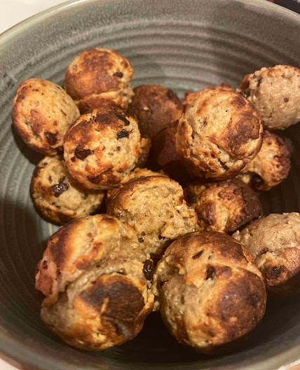 Oat date chocolate almond cookies 