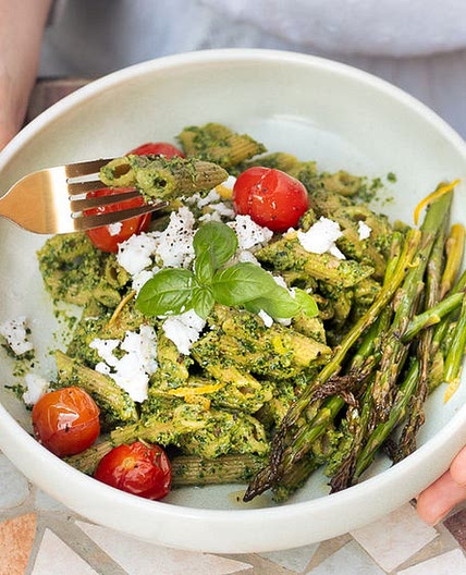 KALE-PESTO PASTA