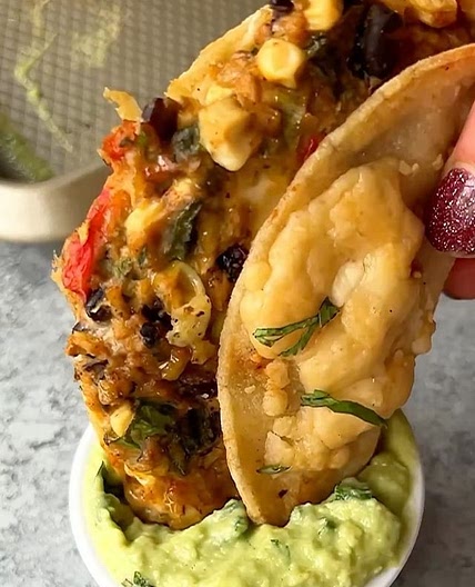Guacamole or avocado crema