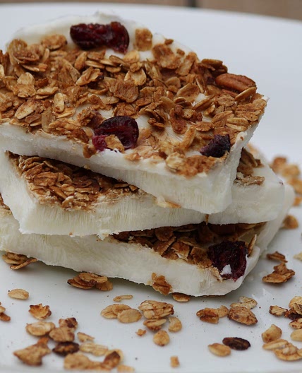 Granola Frozen Yogurt Bark