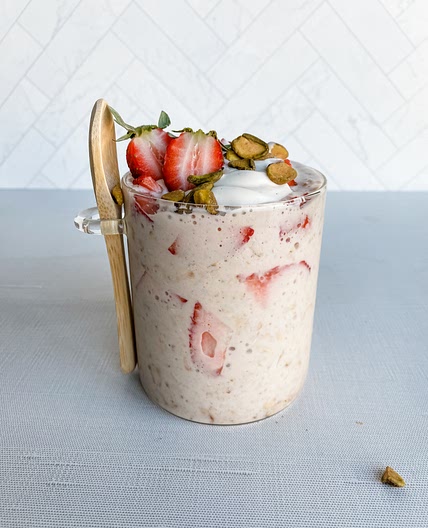 Strawberry Overnight Oats