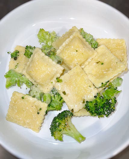 Cheesy Lemon Butter Ravioli
