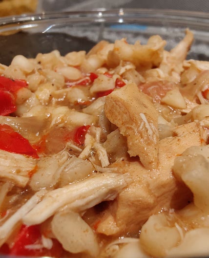 Slow cooker chicken pozole