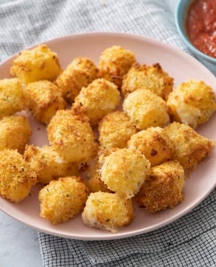 Air fryer cheese bites