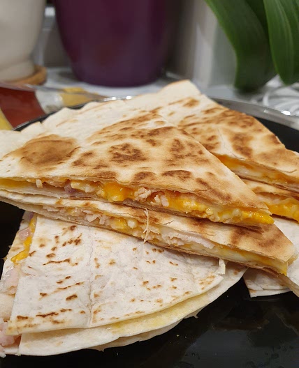 Tortilijos su sūriu