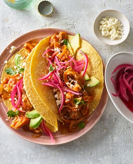 Slow cooker chicken tinga tacos
