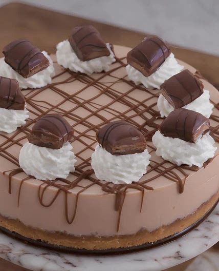 No Bake Kinder Bueno Cheesecake