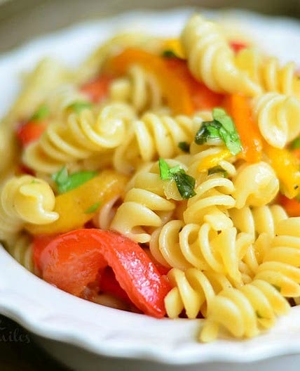 Roasted Bell Pepper and Garlic Pasta Salad