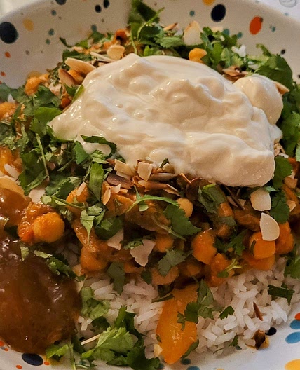 Chickpea curry (family fave)