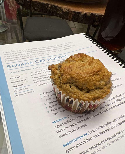 Banana-oat muffins