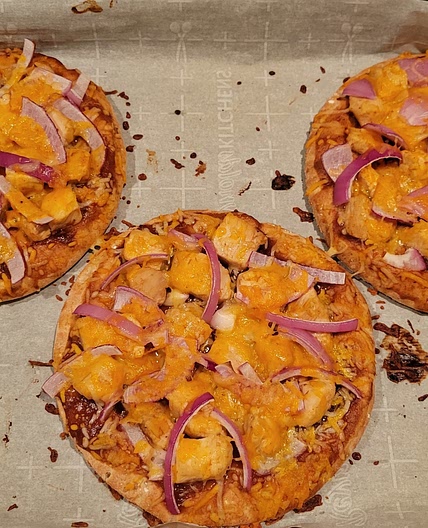 Barbecue Chicken Pita Pizza