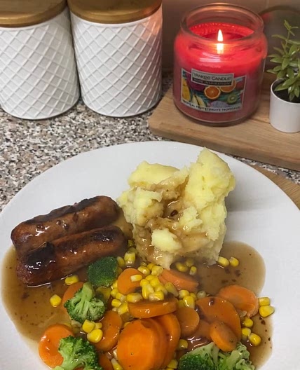 Simple Sausage & Mash 🧡
