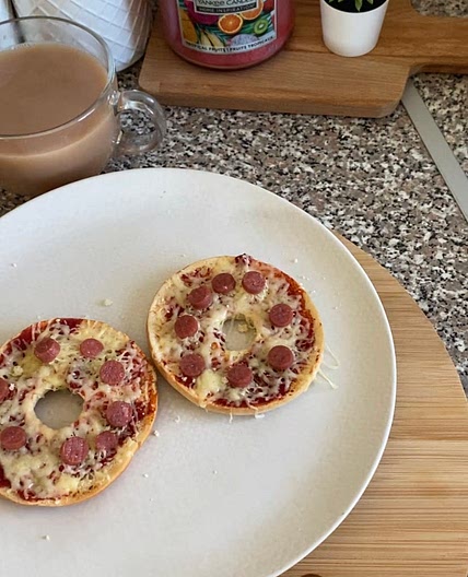 Pizza Bagel Thins 