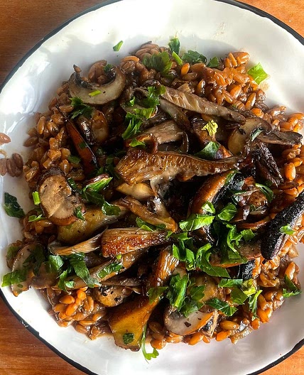 Spelt risotto with mushrooms (ZOE)