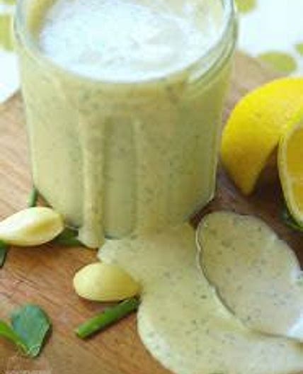 Creamy Garlic and Chive Dressing