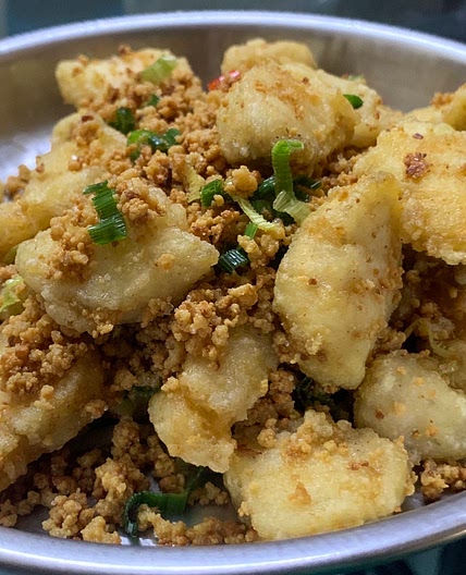 Fried Fish with Sandy Butter Crisps 