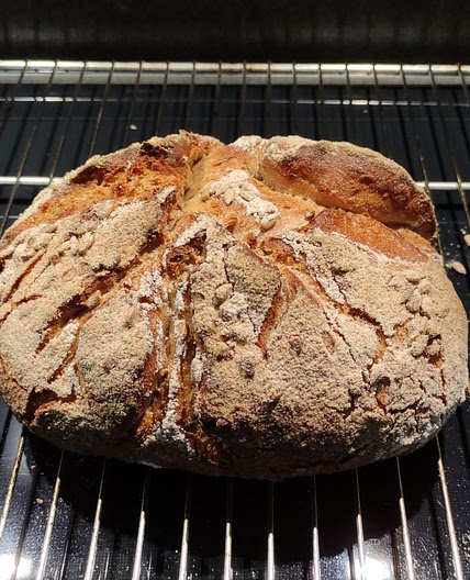 Dinkel Vollkorn Mischbrot mit wenig Hefe