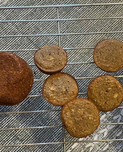 Apple carrot teft oatmeal muffins 