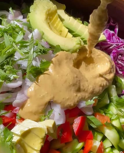 Spicy cashew low carb salad