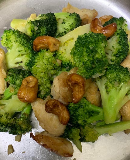 Broccoli with Cashew Nuts 