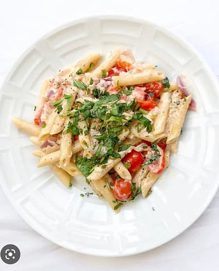 Tomato Spinach Cheesy Pasta